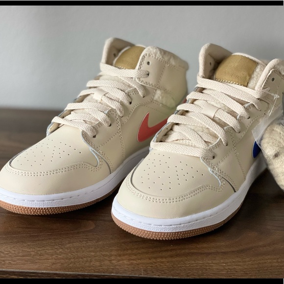 Sze 5Y/W 6.5 - Nike Air Jordan 1 Mid (GS) Fleece Pearl White DO2207-264 - Picture 5 of 6